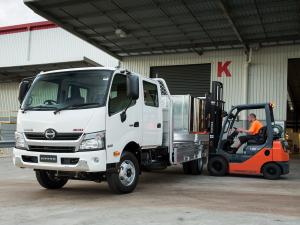 Hino 300-920 Crew Cab 2014 года